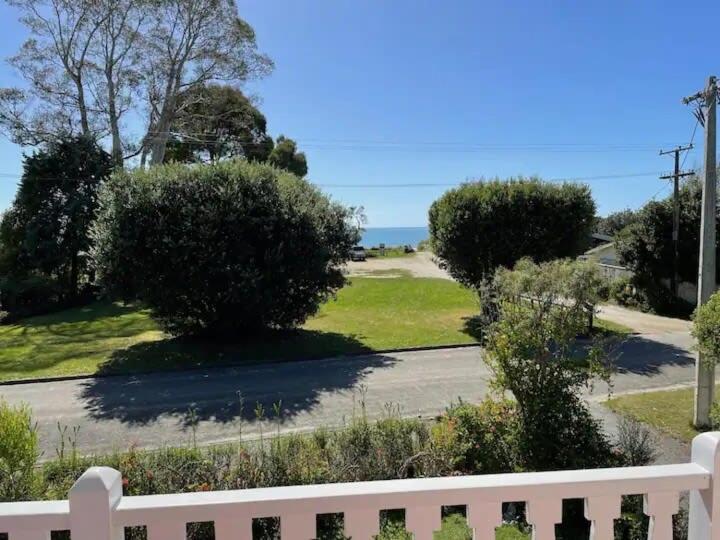 Coastal Charm In Patons Rock Villa Rangihaeata Exterior photo